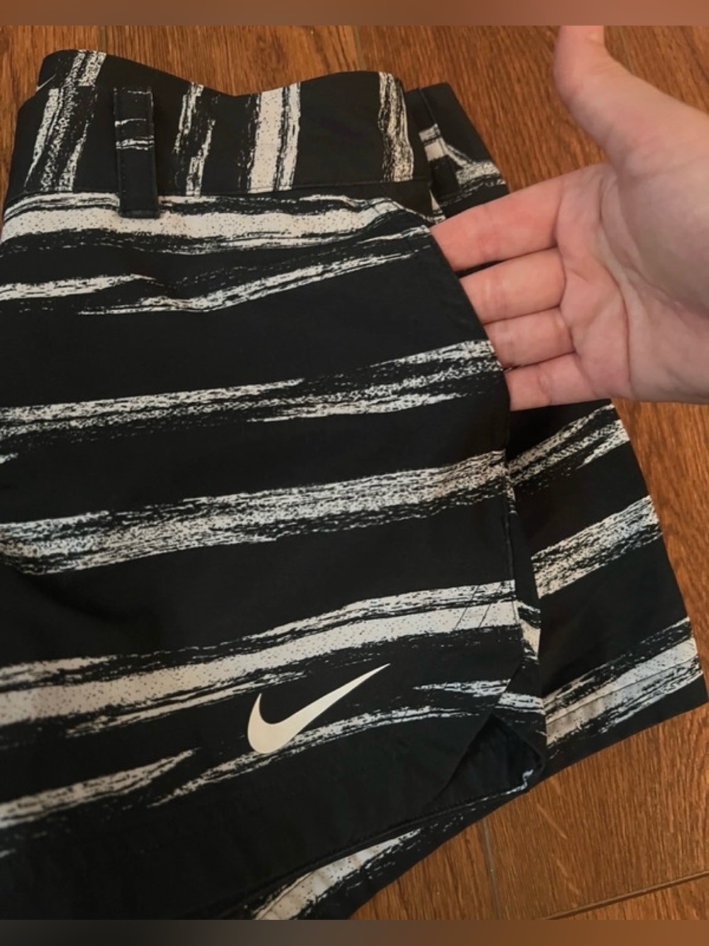 Women’s nike golf shorts - Picture 4 of 4